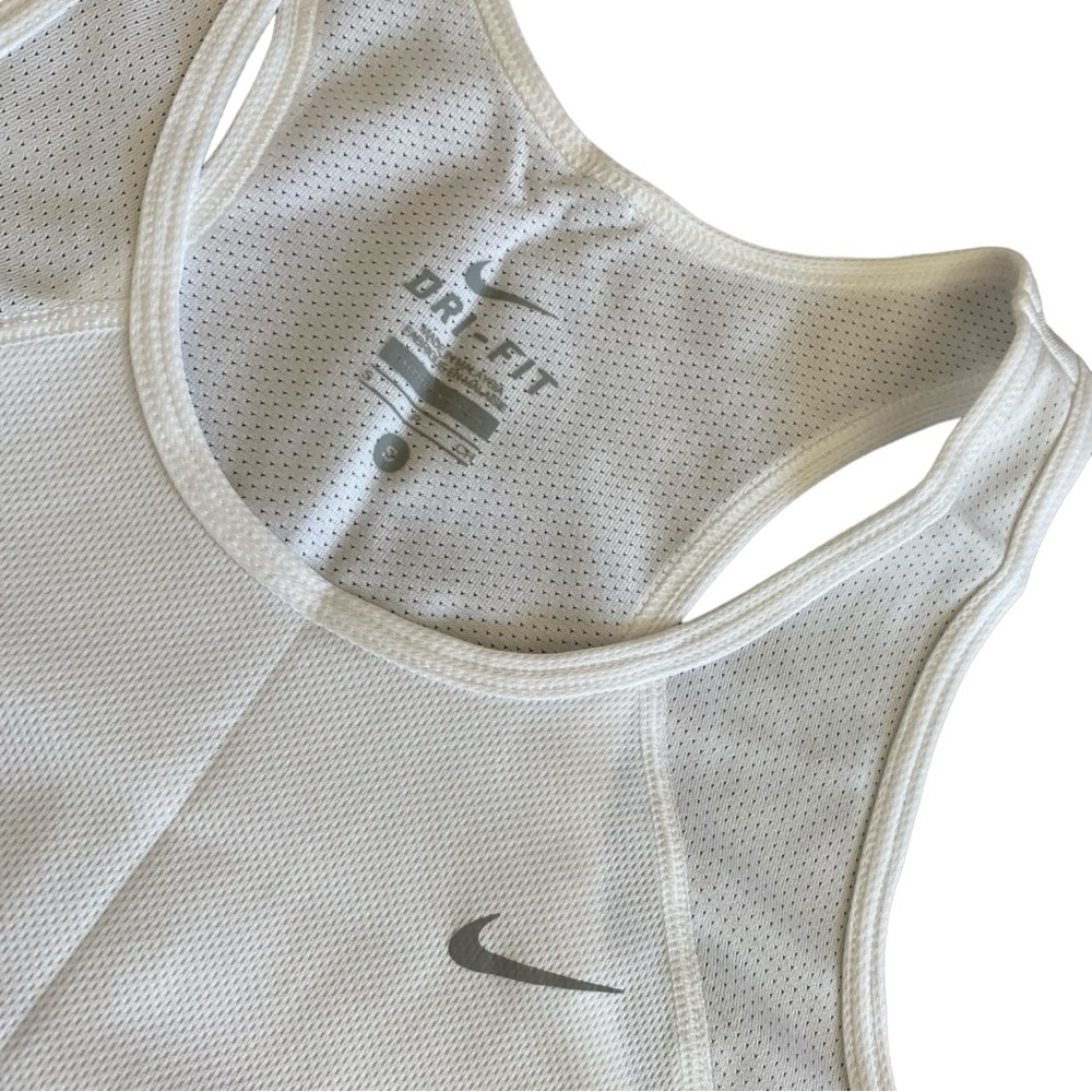 Woman’s nike size small